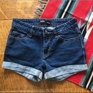 UO BDG Shortie Shorts 27 Cuffed Dark Wash